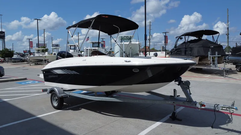 Slide: The Image of Bayliner E16LE 2025 - 6