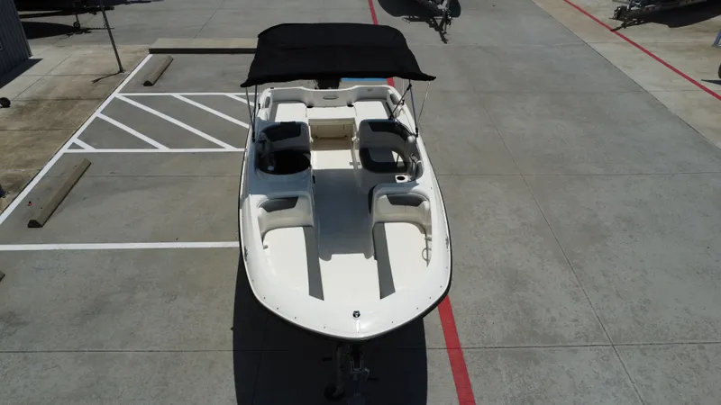 Slide: The Image of Bayliner E18LE 2025 - 14