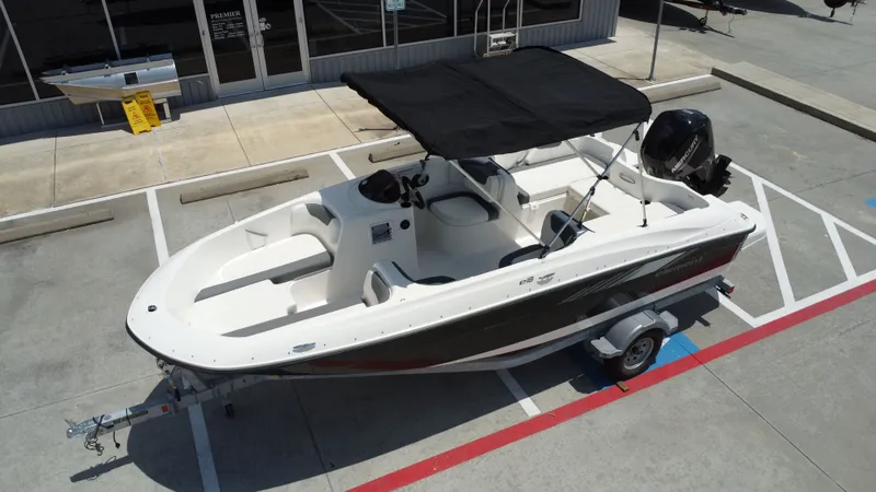 Slide: The Image of Bayliner E18LE 2025 - 15