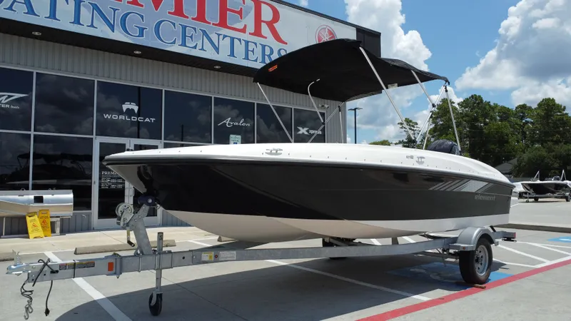 Slide: The Image of Bayliner E18LE 2025 - 8