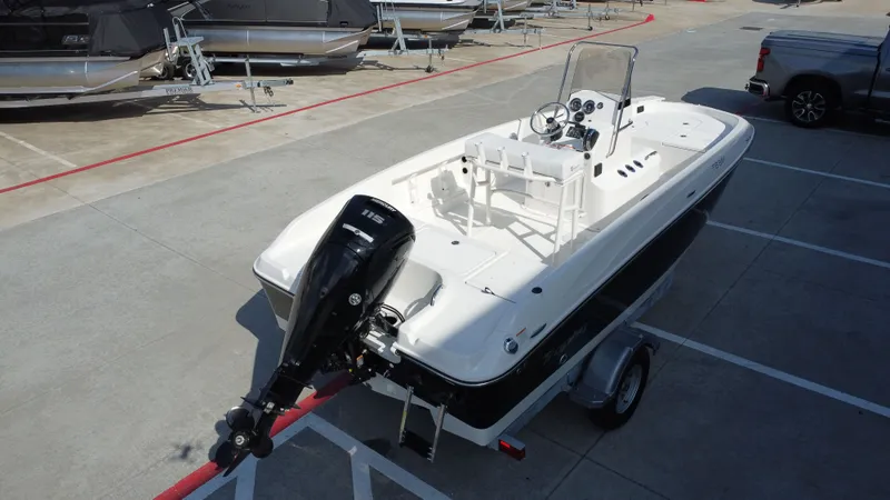 Slide: The Image of Bayliner T18LE 2025 - 11