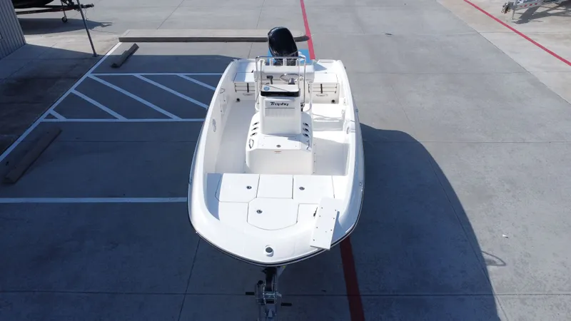 Slide: The Image of Bayliner T18LE 2025 - 14