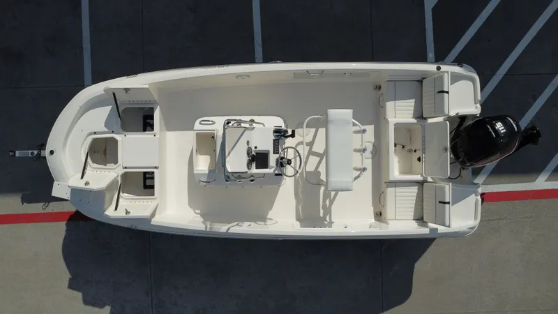 Slide: The Image of Bayliner T18LE 2025 - 28