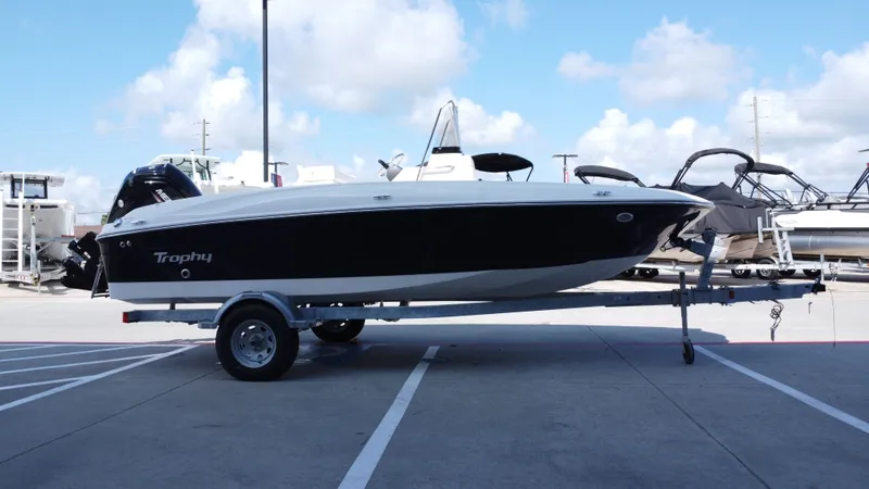 Slide: The Image of Bayliner T18LE 2025 - 5