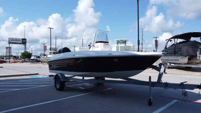 Slide: The Image of Bayliner T18LE 2025 - 6