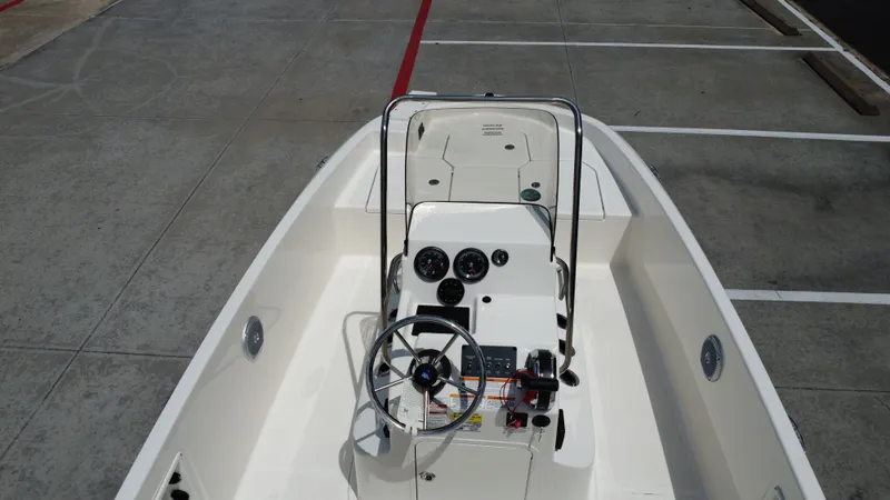 Slide: The Image of Bayliner T18LE 2025 - 21