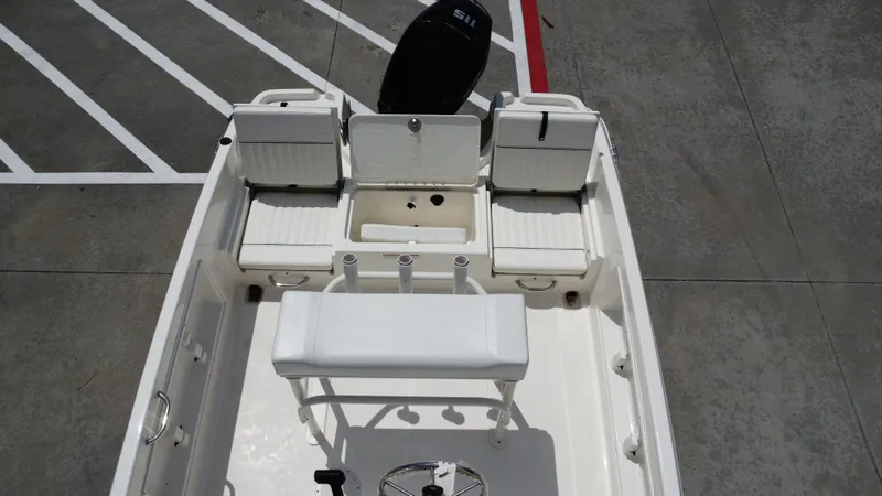 Slide: The Image of Bayliner T18LE 2025 - 29