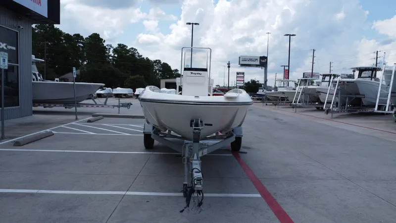 Slide: The Image of Bayliner T18LE 2025 - 7