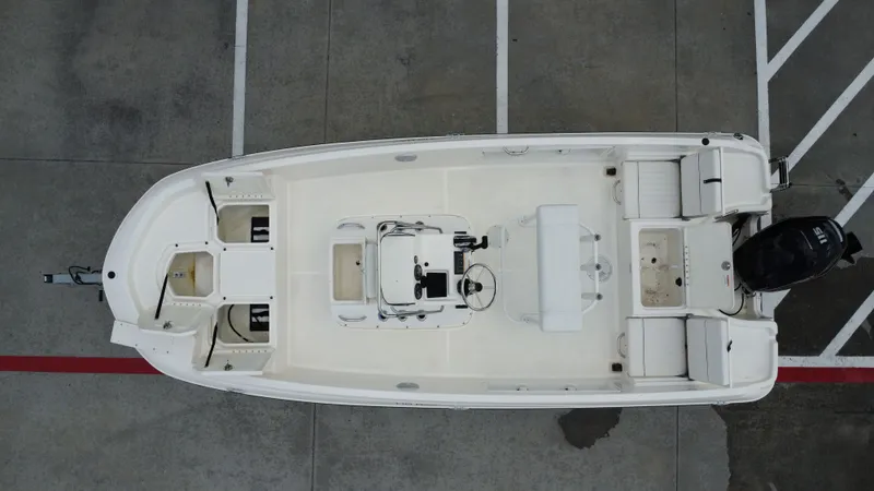 Slide: The Image of Bayliner T18LE 2025 - 30