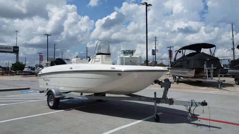 Slide: The Image of Bayliner T18LE 2025 - 6