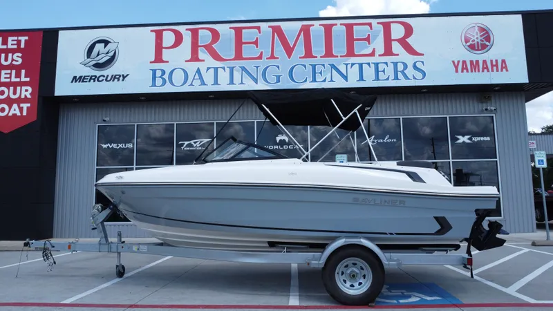 Slide: The Image of Bayliner VR4 2024 - 1