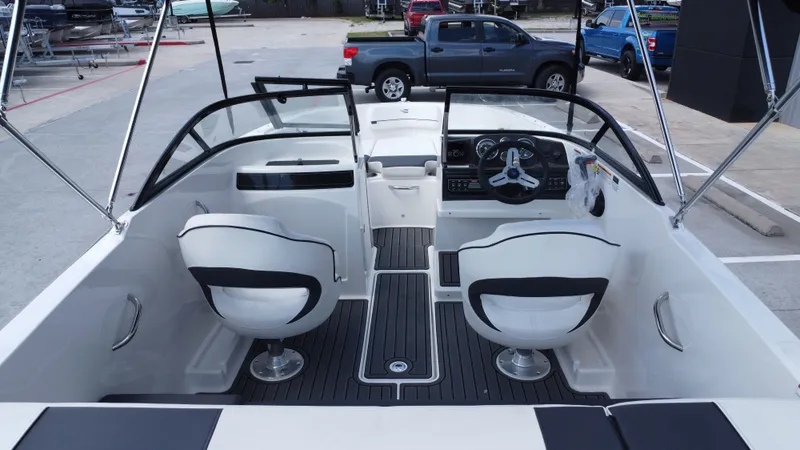 Slide: The Image of Bayliner VR4 2024 - 25