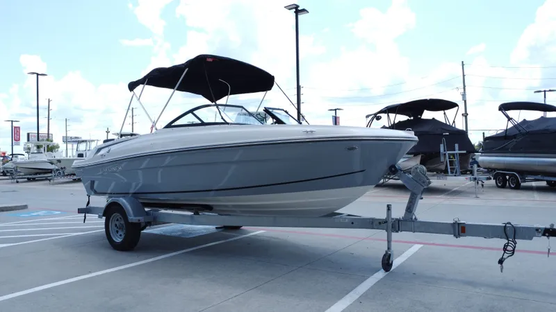 Slide: The Image of Bayliner VR4 2024 - 6