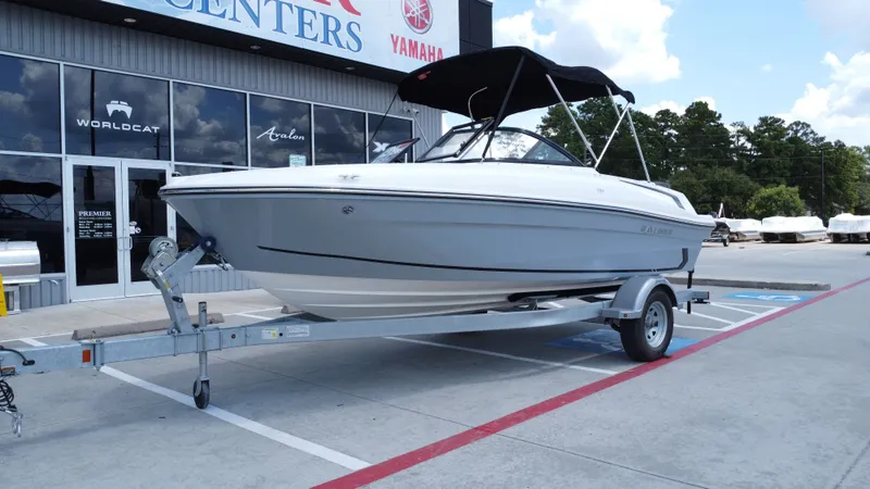 Slide: The Image of Bayliner VR4 2024 - 8