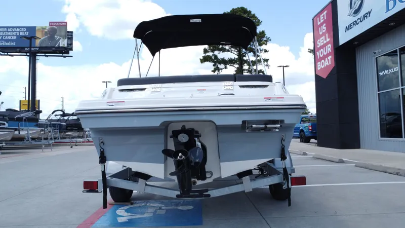 Slide: The Image of Bayliner VR4 2024 - 9