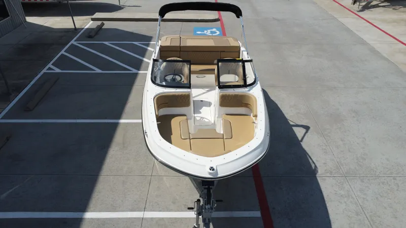 Slide: The Image of Bayliner VR4 2024 - 14