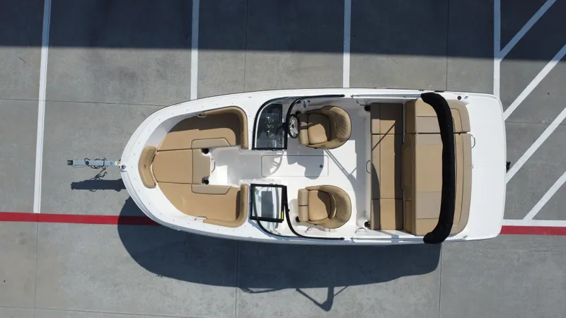 Slide: The Image of Bayliner VR4 2024 - 19