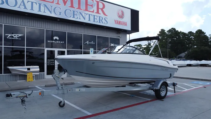 Slide: The Image of Bayliner VR4 2024 - 8