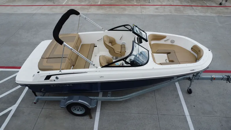 Slide: The Image of Bayliner VR4 2024 - 12