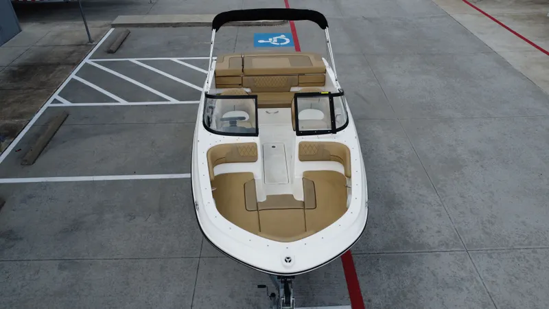 Slide: The Image of Bayliner VR4 2024 - 14