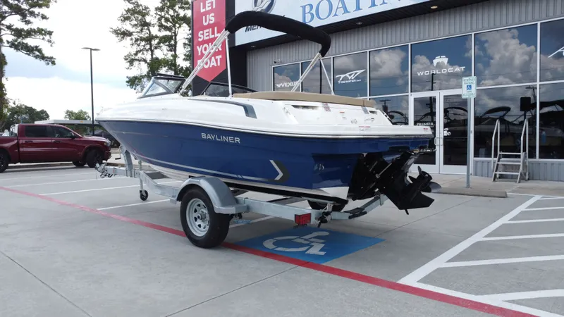 Slide: The Image of Bayliner VR4 2024 - 3