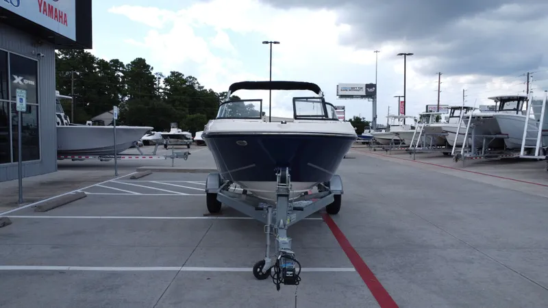 Slide: The Image of Bayliner VR4 2024 - 7