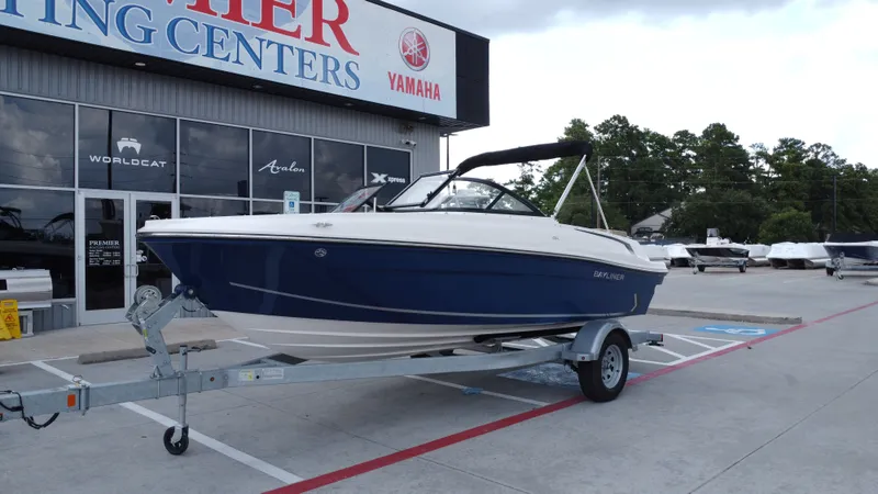 Slide: The Image of Bayliner VR4 2024 - 8