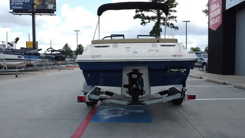 Slide: The Image of Bayliner VR4 2024 - 9