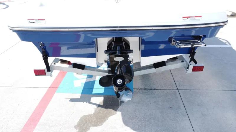 Slide: The Image of Bayliner VR4 2024 - 20