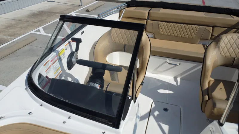 Slide: The Image of Bayliner VR4 2024 - 27