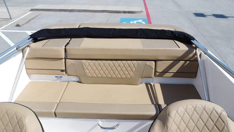 Slide: The Image of Bayliner VR4 2024 - 29