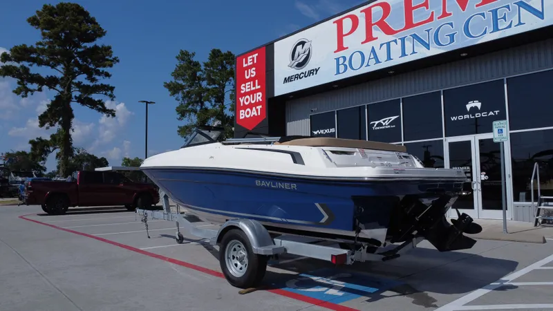 Slide: The Image of Bayliner VR4 2024 - 3