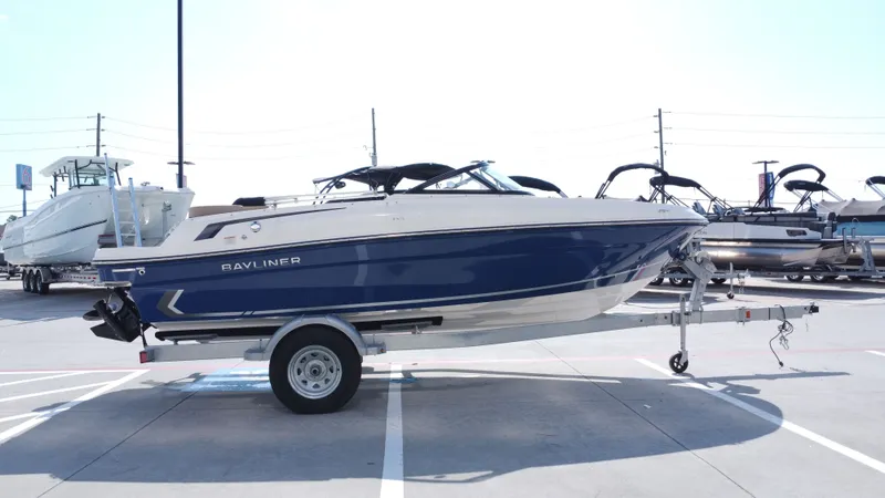 Slide: The Image of Bayliner VR4 2024 - 5