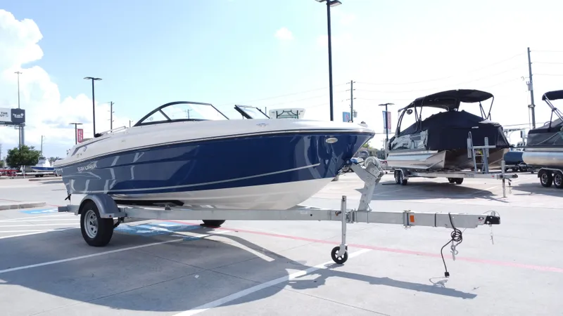 Slide: The Image of Bayliner VR4 2024 - 6