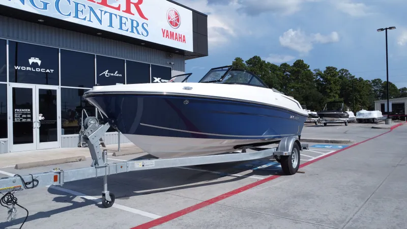 Slide: The Image of Bayliner VR4 2024 - 8