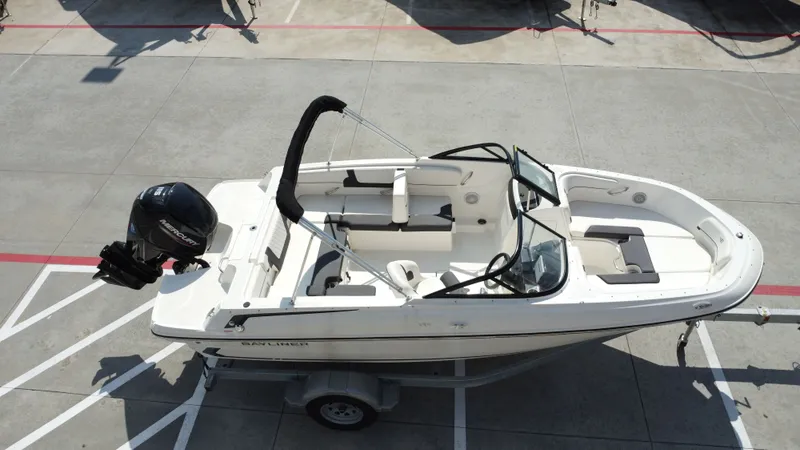 Slide: The Image of Bayliner VR4 Bowrider OB 2025 - 12