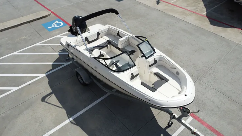 Slide: The Image of Bayliner VR4 Bowrider OB 2025 - 13