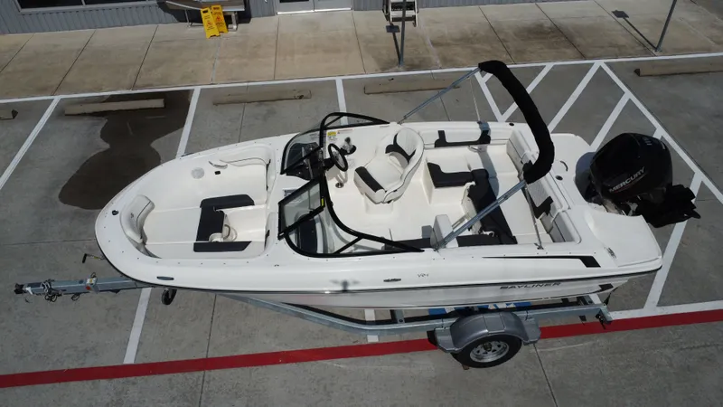 Slide: The Image of Bayliner VR4 Bowrider OB 2025 - 16