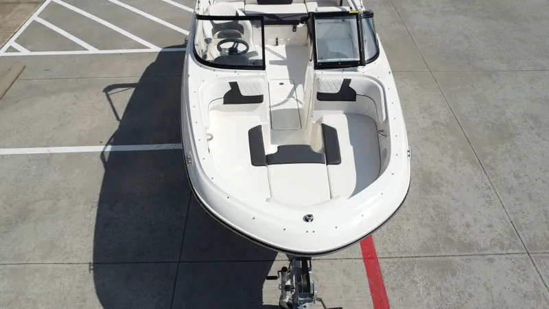 Slide: The Image of Bayliner VR4 Bowrider OB 2025 - 20
