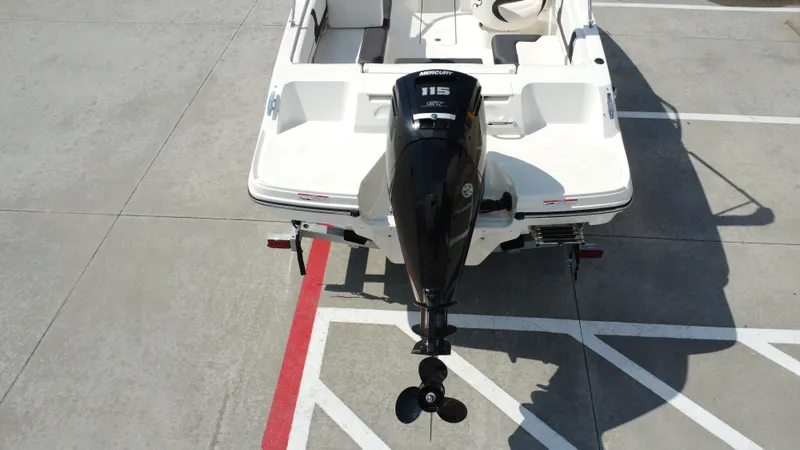 Slide: The Image of Bayliner VR4 Bowrider OB 2025 - 23