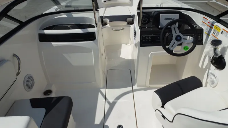 Slide: The Image of Bayliner VR4 Bowrider OB 2025 - 25