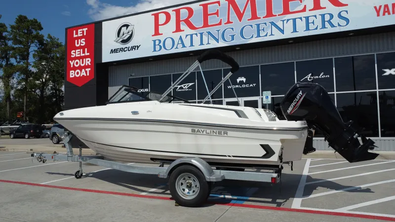 Slide: The Image of Bayliner VR4 Bowrider OB 2025 - 3