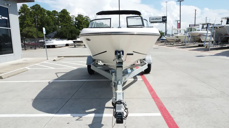 Slide: The Image of Bayliner VR4 Bowrider OB 2025 - 7