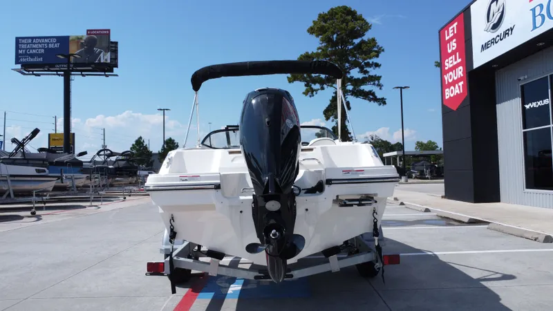 Slide: The Image of Bayliner VR4 Bowrider OB 2025 - 9