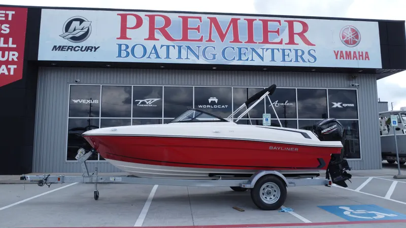 Slide: The Image of Bayliner VR4 Bowrider OB 2025 - 1