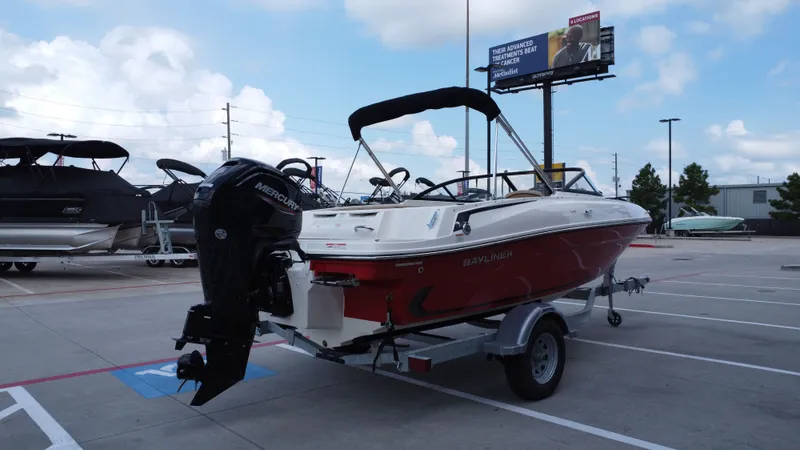 Slide: The Image of Bayliner VR4 Bowrider OB 2025 - 10