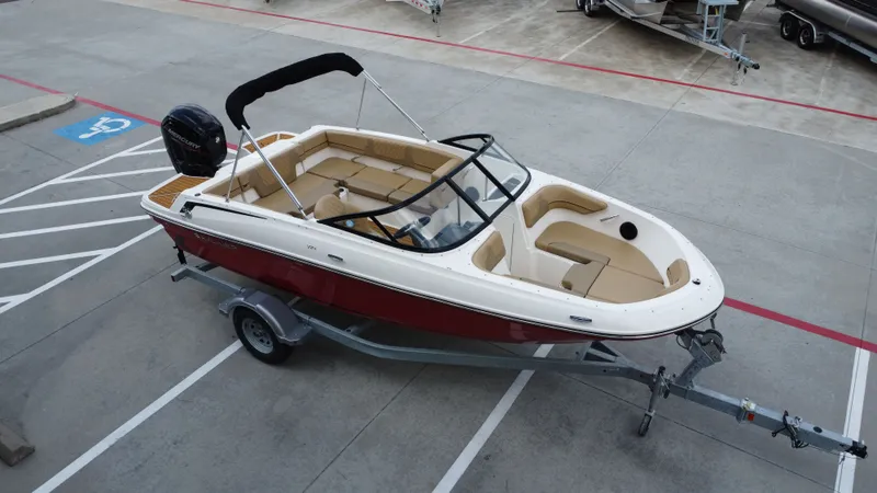 Slide: The Image of Bayliner VR4 Bowrider OB 2025 - 13