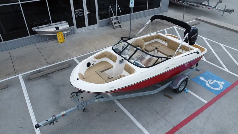 Slide: The Image of Bayliner VR4 Bowrider OB 2025 - 15