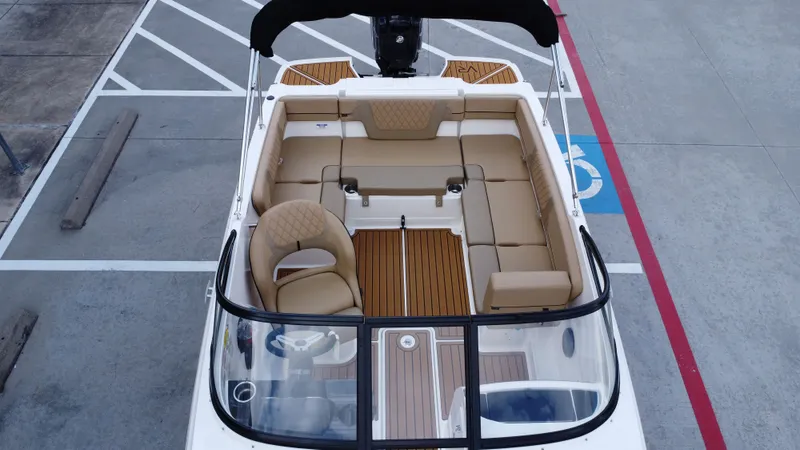 Slide: The Image of Bayliner VR4 Bowrider OB 2025 - 22