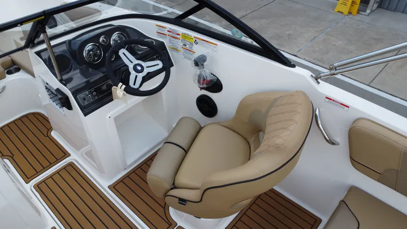 Slide: The Image of Bayliner VR4 Bowrider OB 2025 - 25